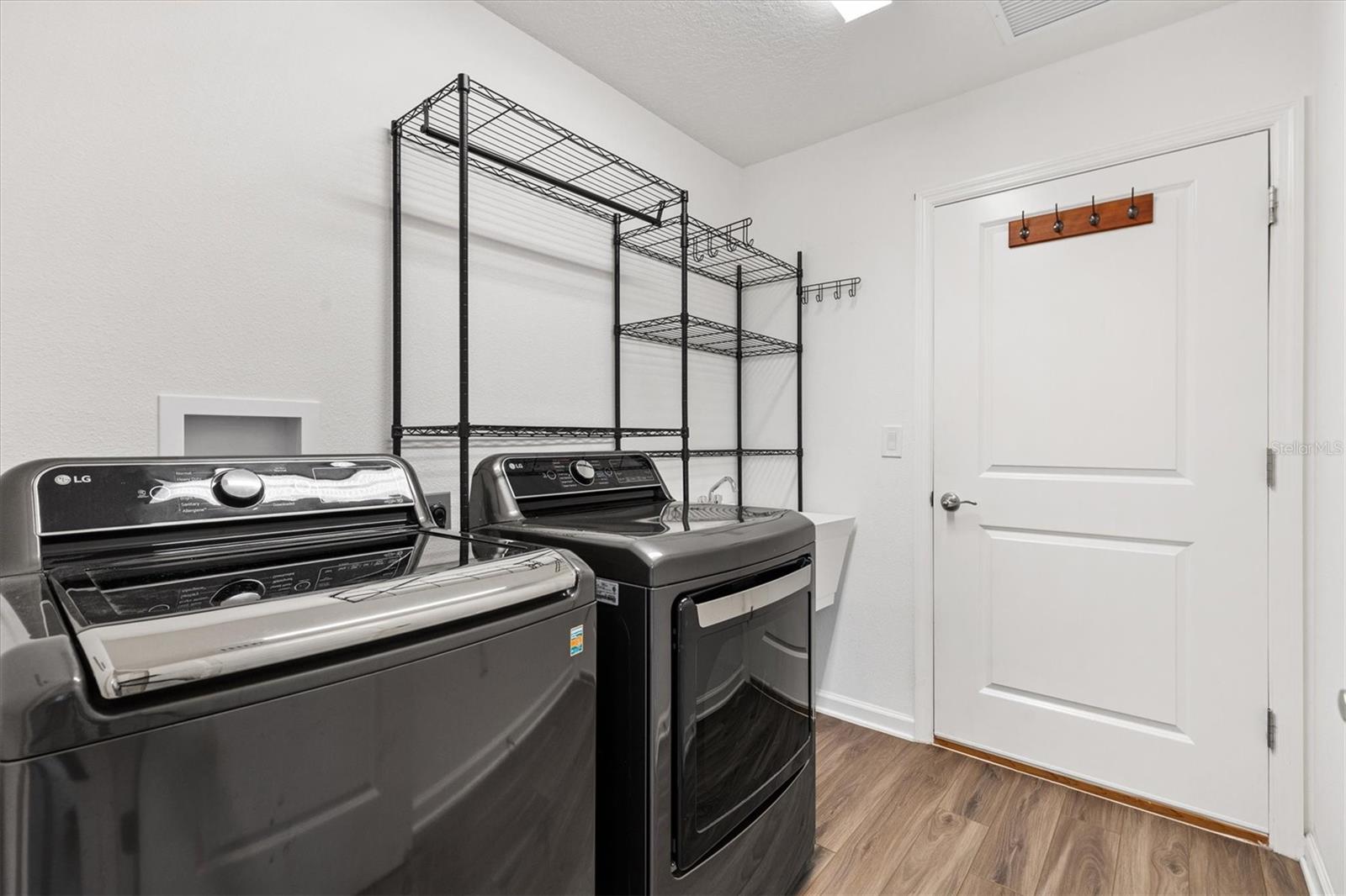 VILLAGES/SOUTHERN OAKS UN 221 - Residential