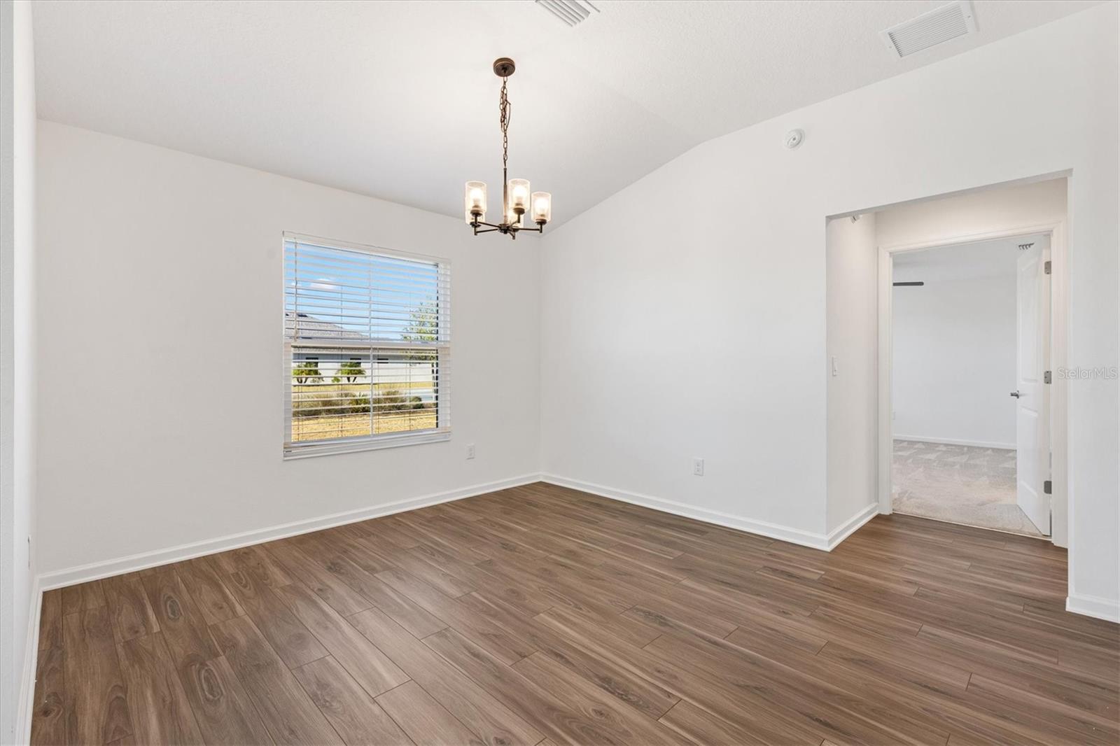 VILLAGES/SOUTHERN OAKS UN 221 - Residential