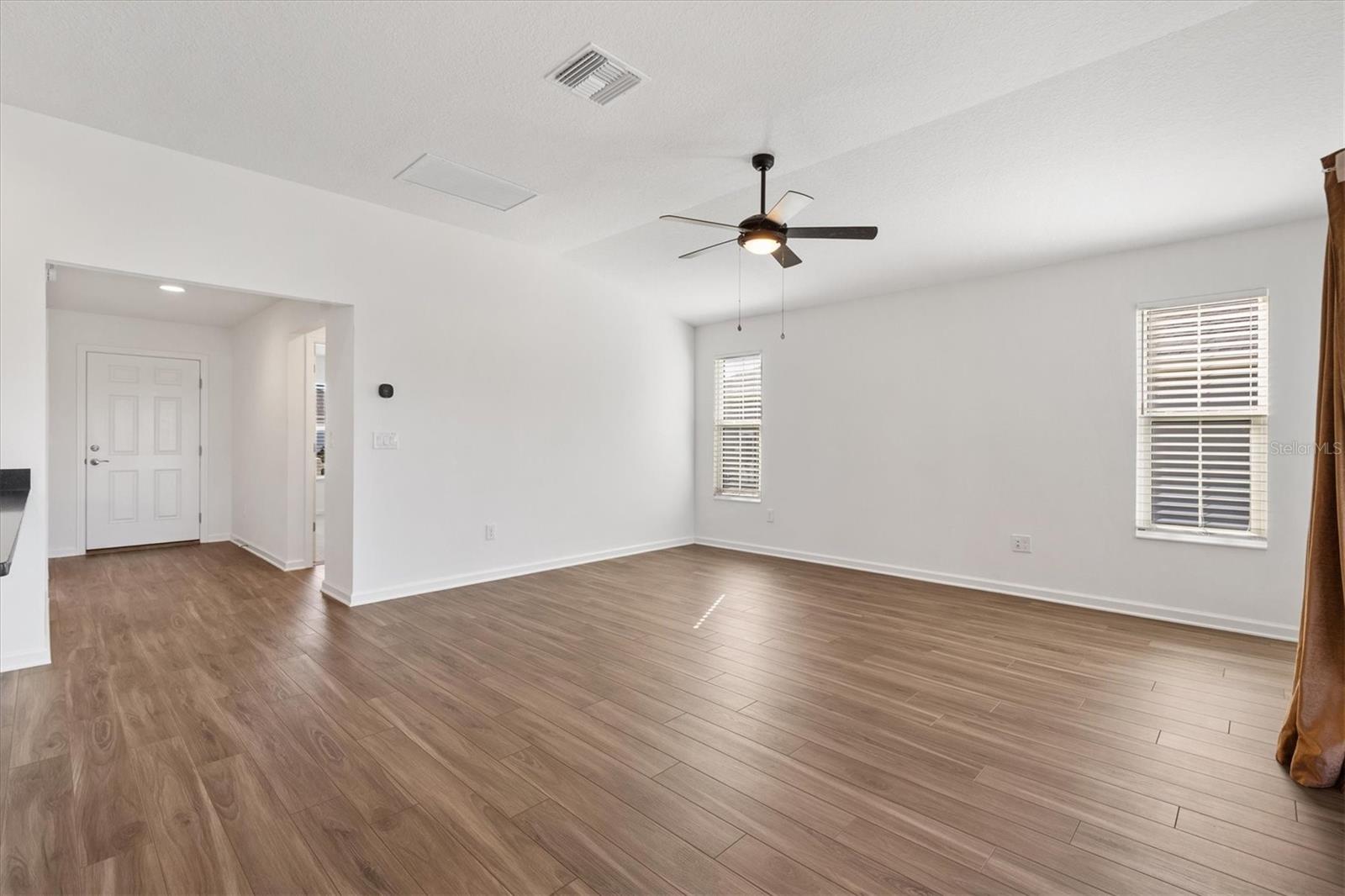 VILLAGES/SOUTHERN OAKS UN 221 - Residential