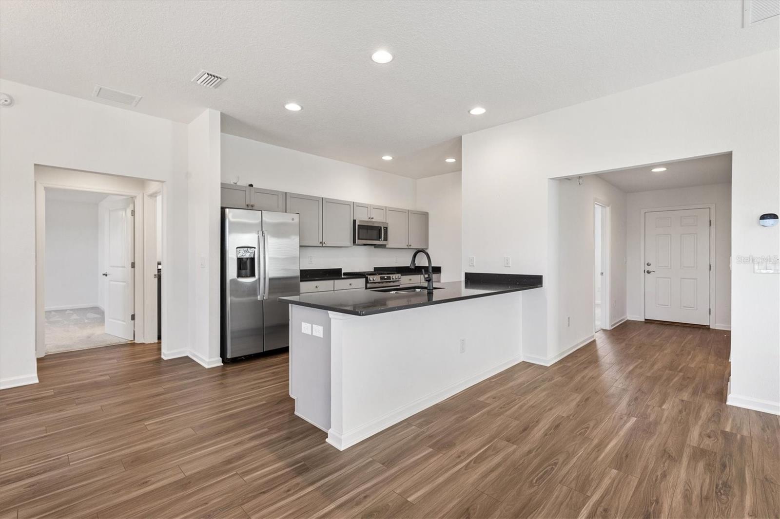 VILLAGES/SOUTHERN OAKS UN 221 - Residential