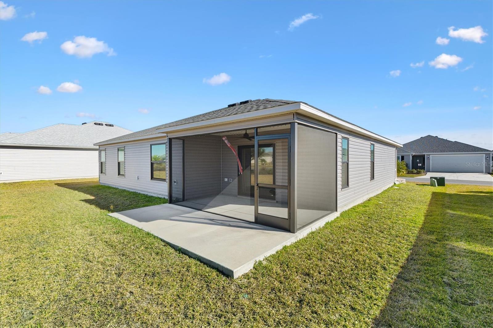 VILLAGES/SOUTHERN OAKS UN 221 - Residential