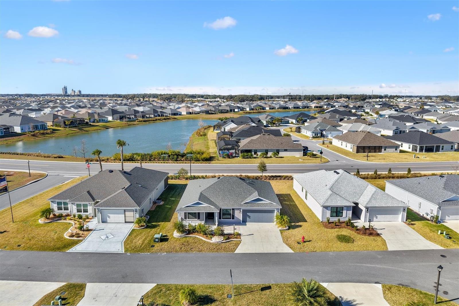 VILLAGES/SOUTHERN OAKS UN 221 - Residential