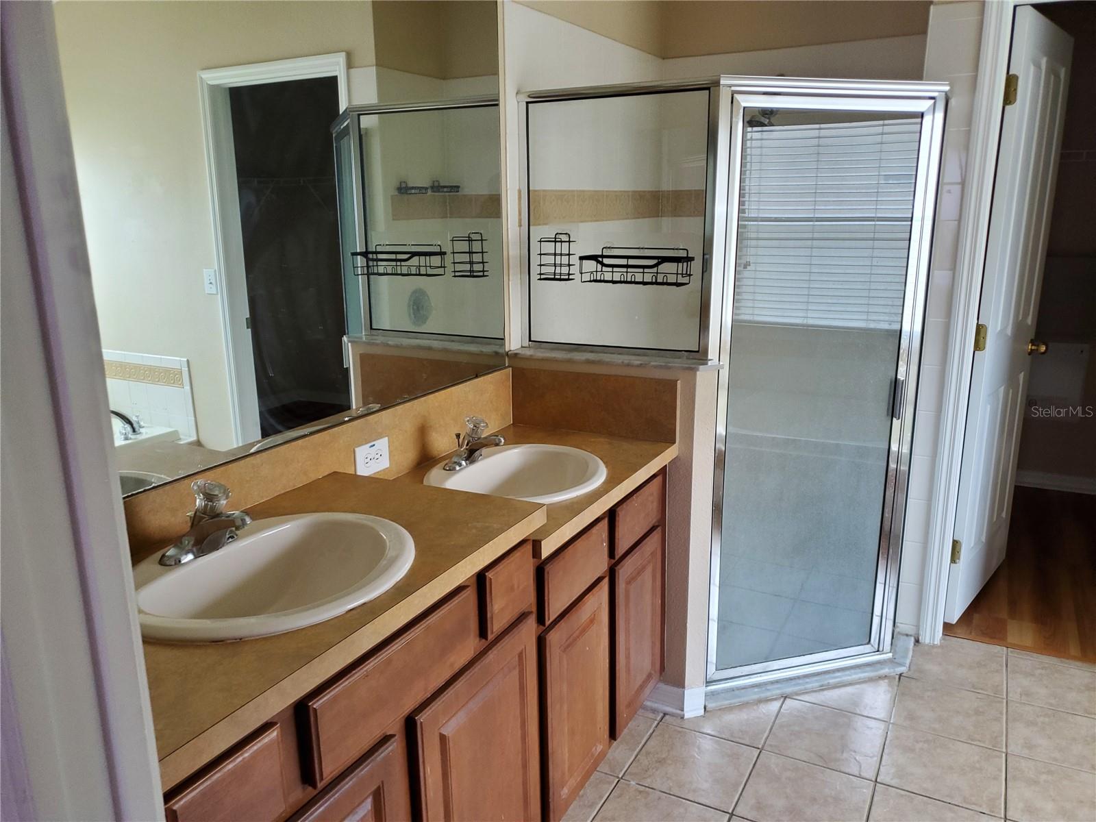 MEADOW POINTE 03 PRCL EE & HH - Residential Lease