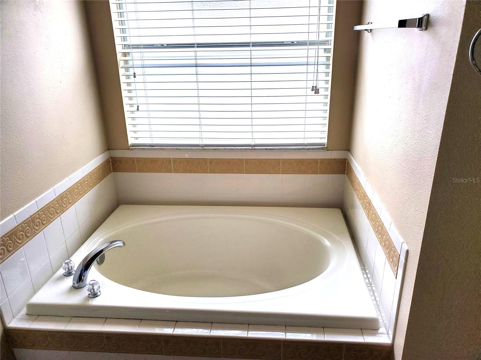 MEADOW POINTE 03 PRCL EE & HH - Residential Lease