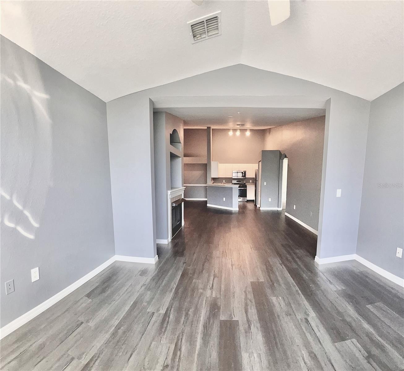 GRAND RESERVE AT KIRKMAN PARKE CONDO - Residential Lease