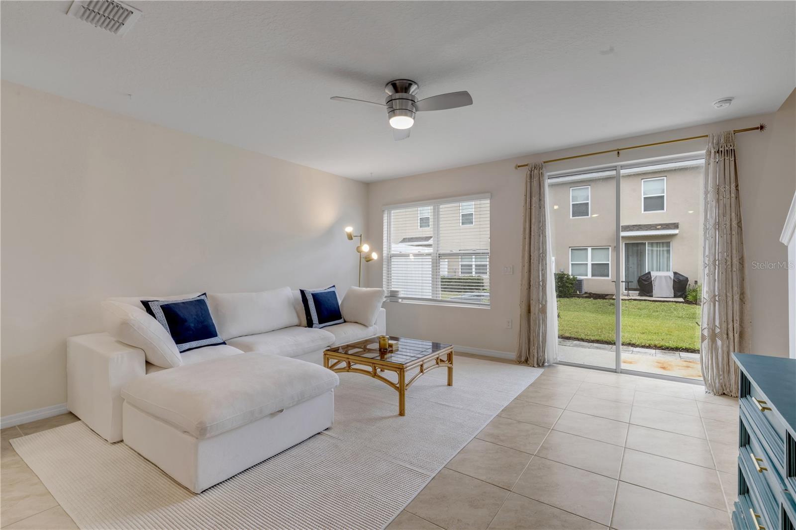 BELLA OAKS - Residential