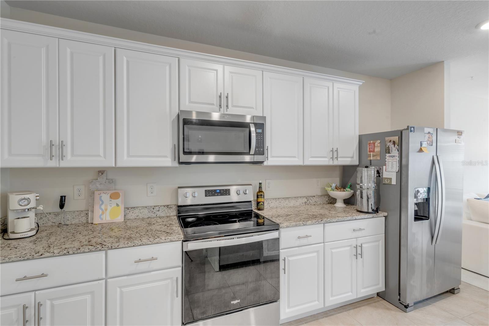 BELLA OAKS - Residential