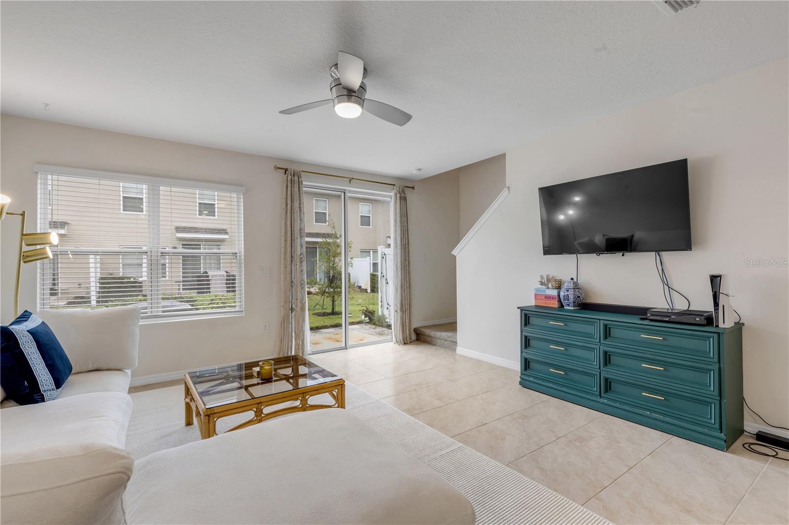 BELLA OAKS - Residential