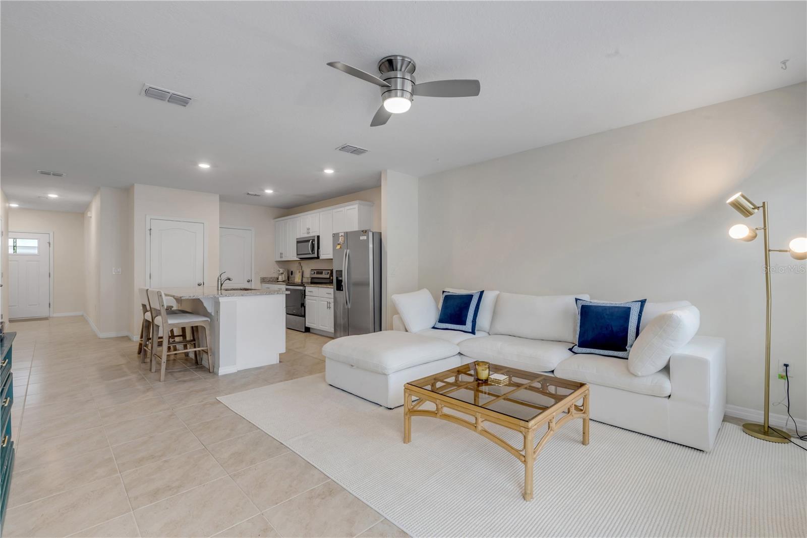 BELLA OAKS - Residential