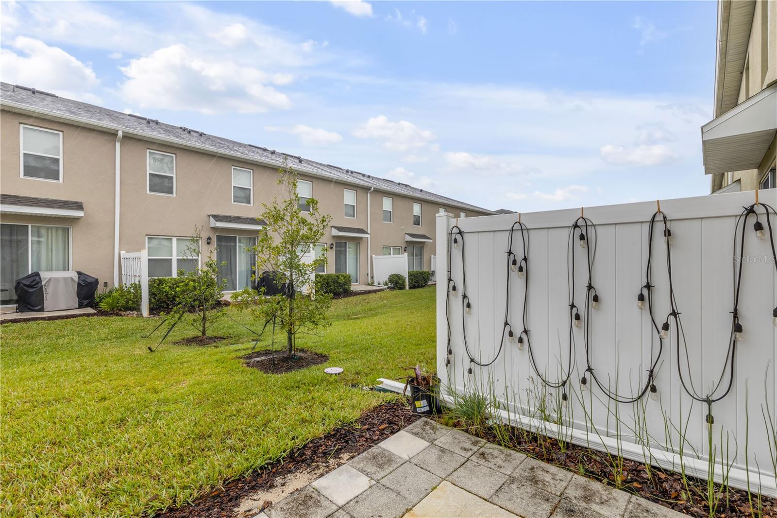 BELLA OAKS - Residential