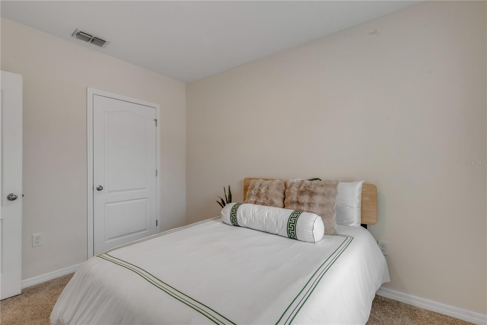 BELLA OAKS - Residential