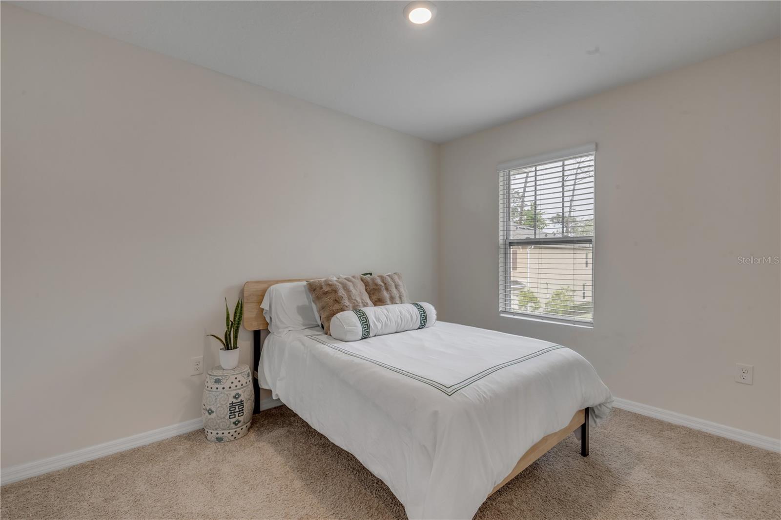 BELLA OAKS - Residential