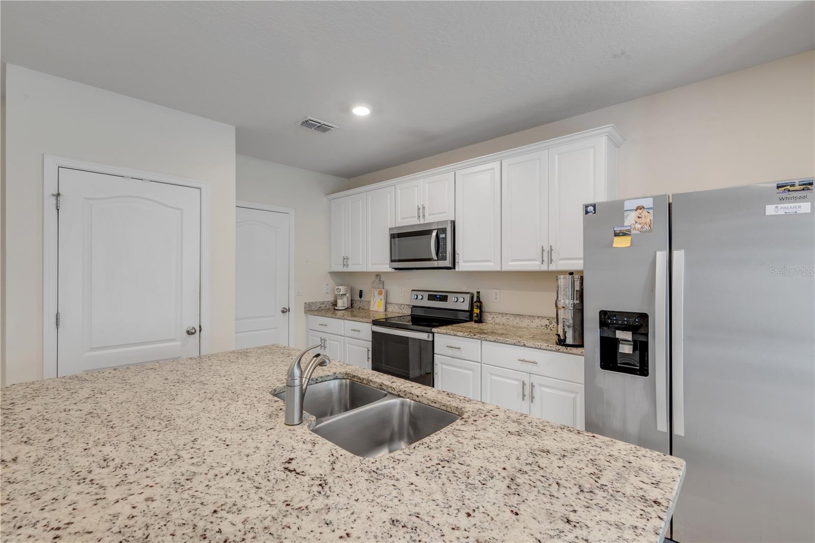 BELLA OAKS - Residential