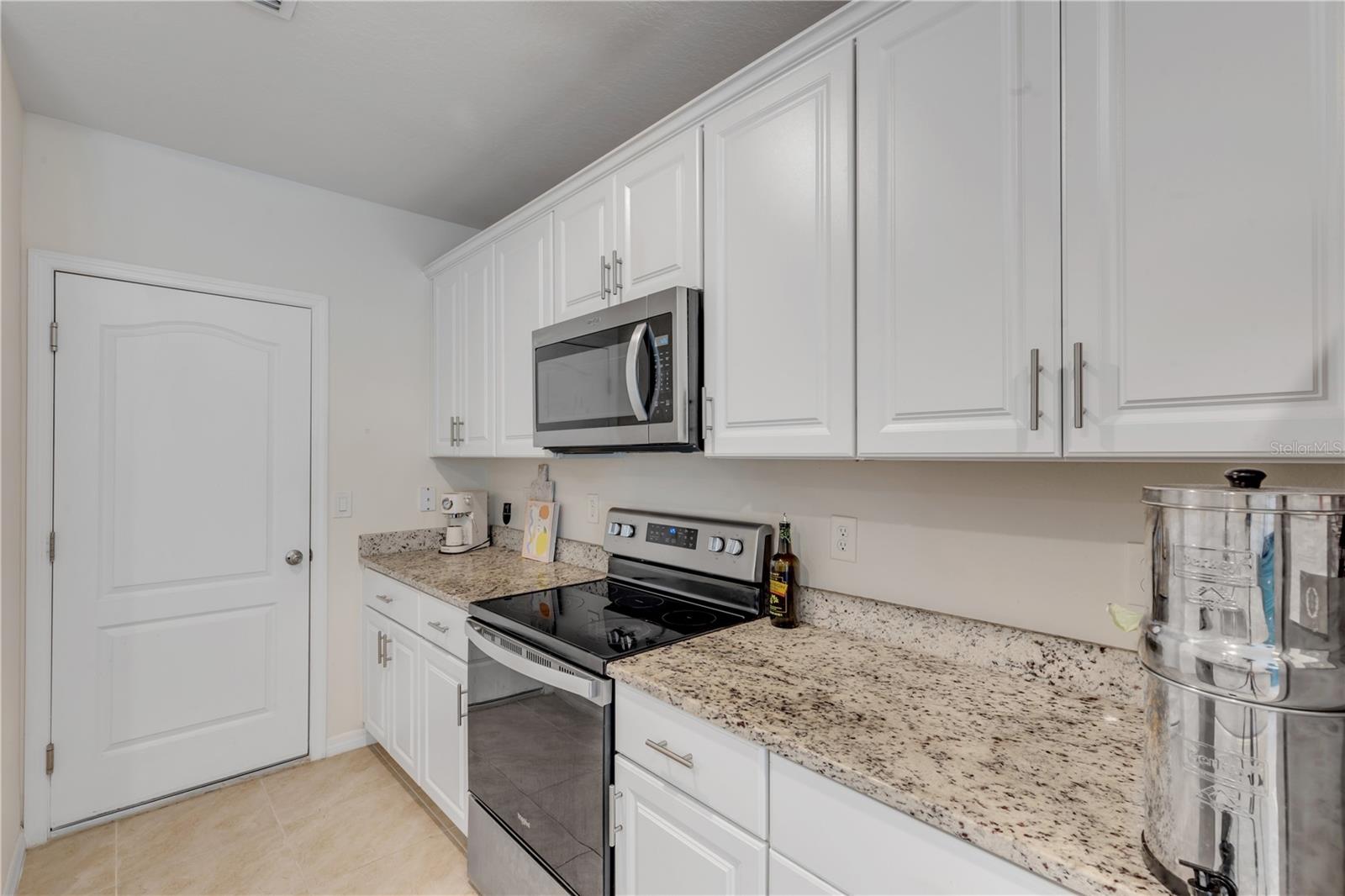 BELLA OAKS - Residential