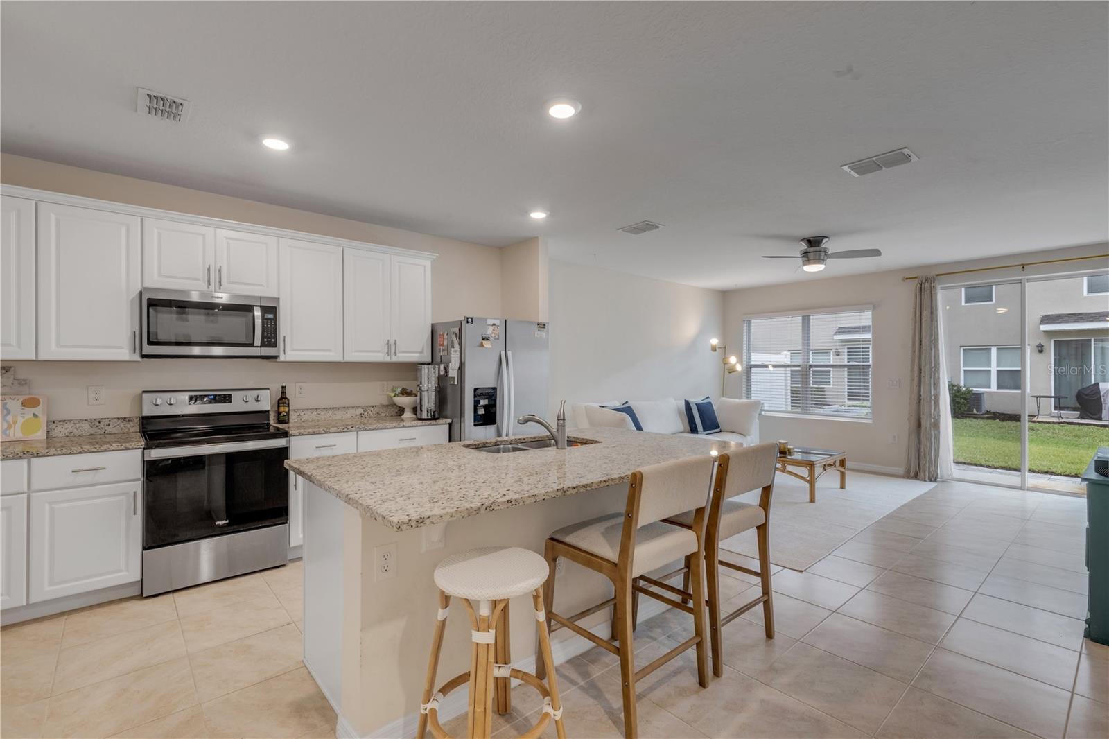 BELLA OAKS - Residential