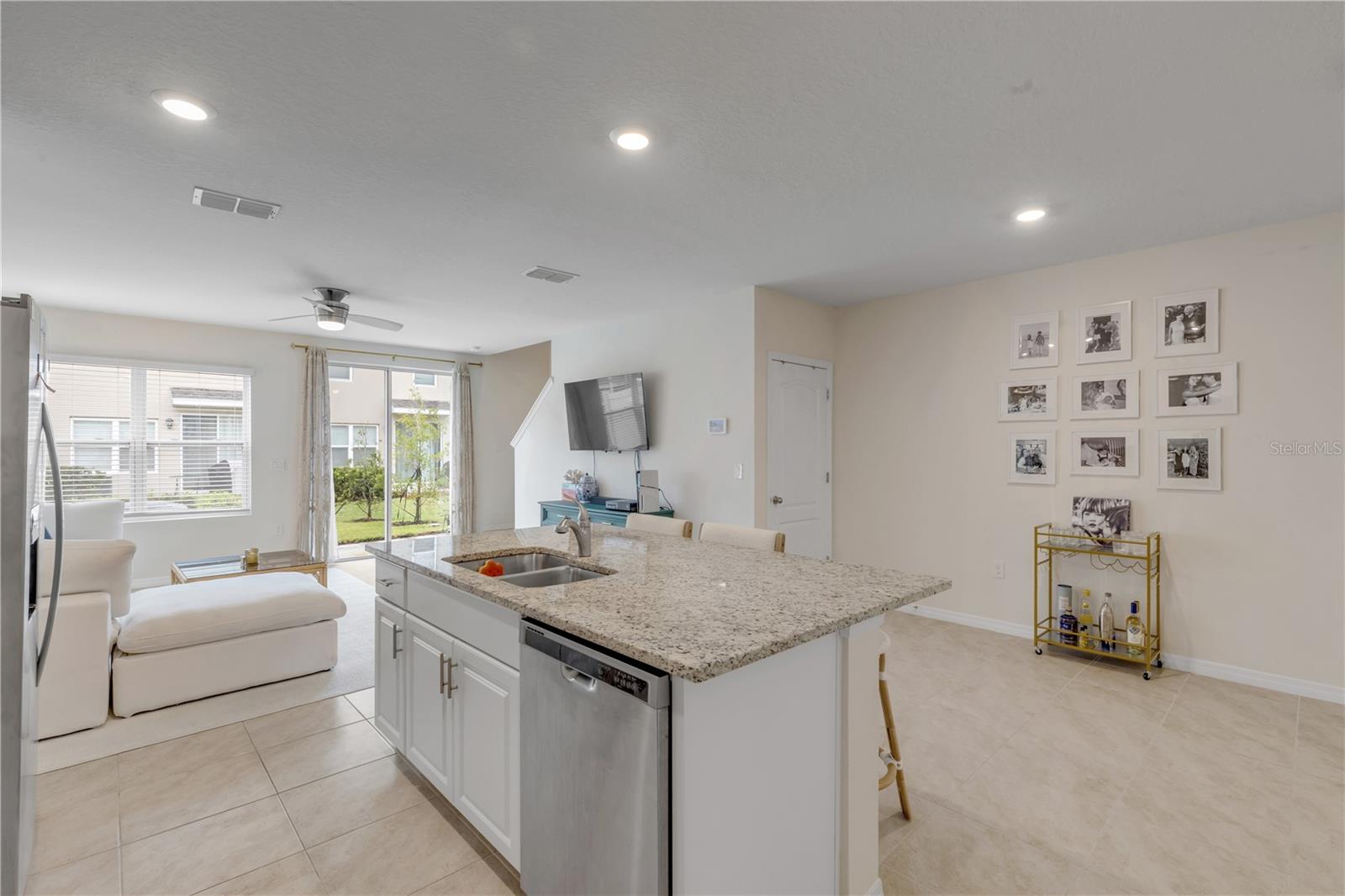 BELLA OAKS - Residential