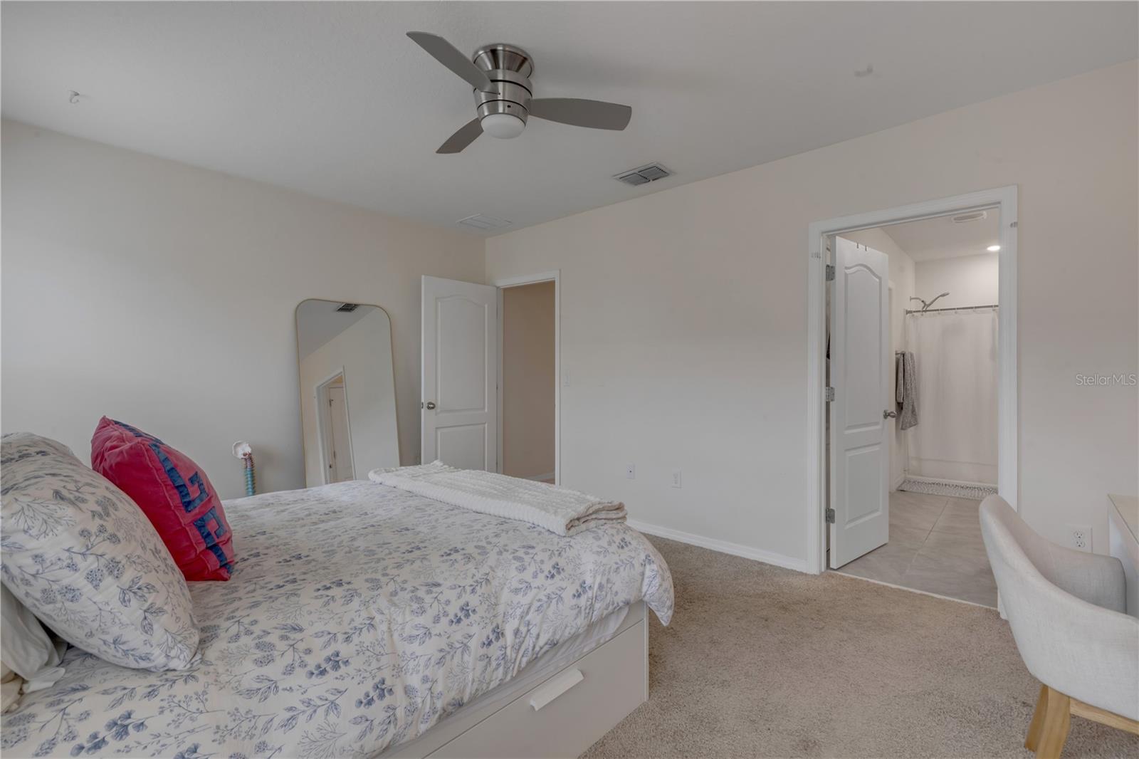 BELLA OAKS - Residential