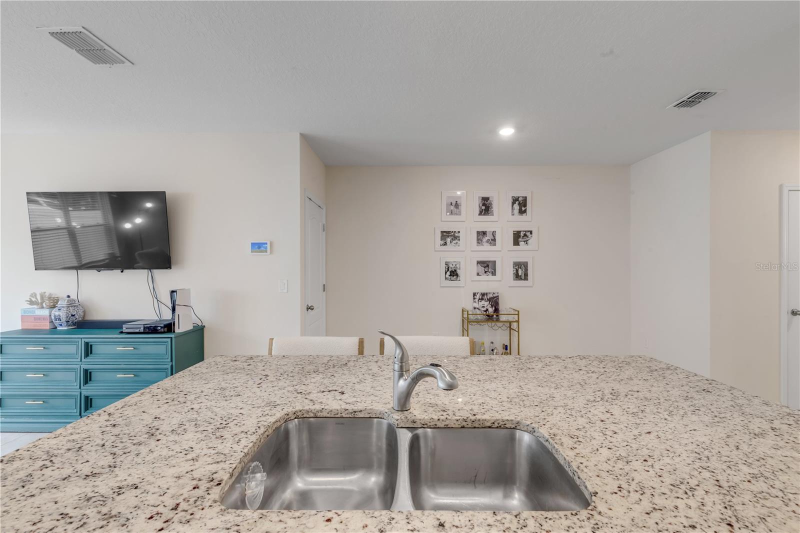 BELLA OAKS - Residential