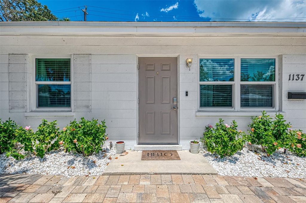 Photo of 1137 N Moonmist Court #L-7, Sarasota, FL 34242 (MLS # A4664078)