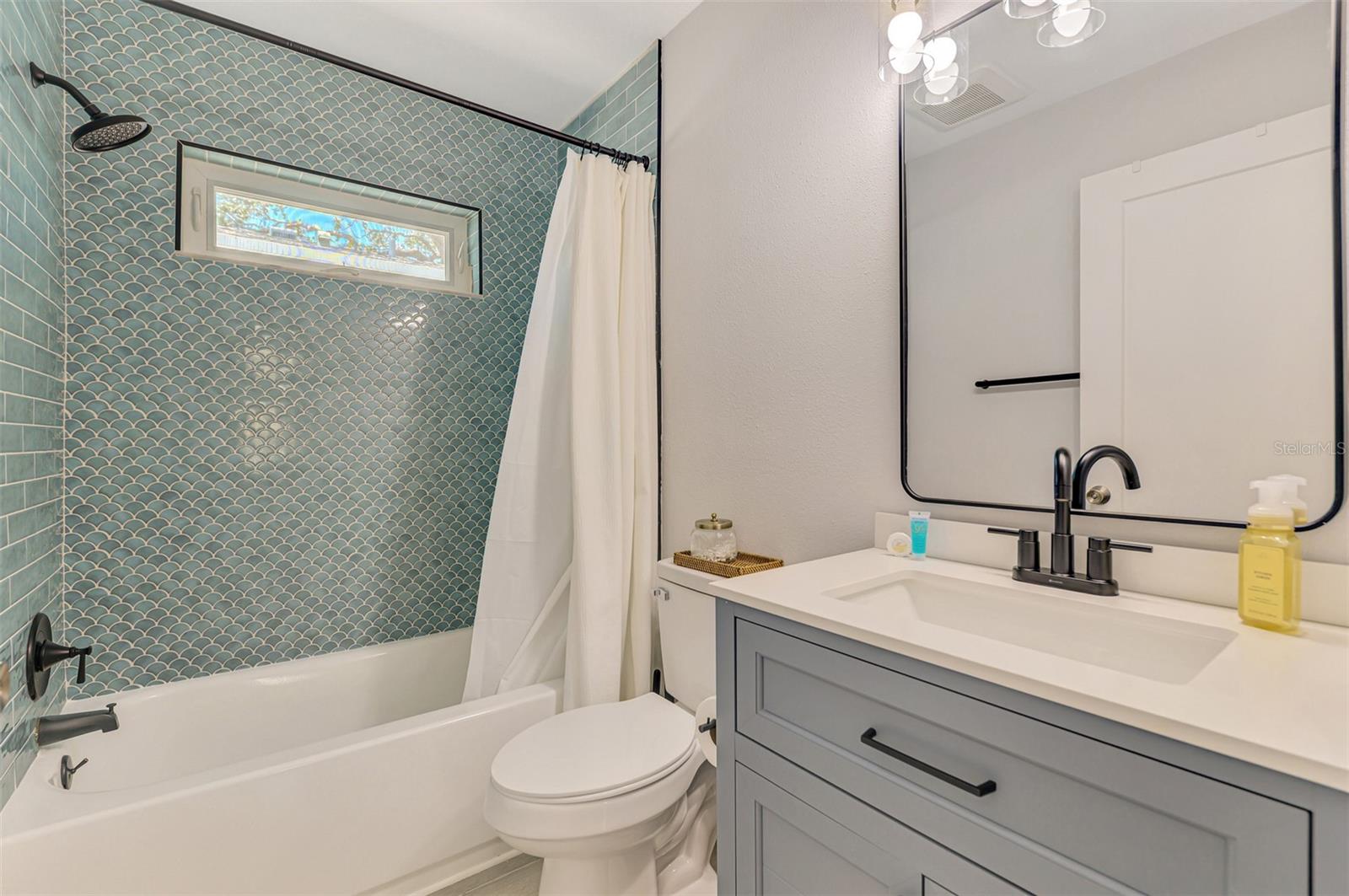 POLYNESIAN GARDENS - Residential Lease