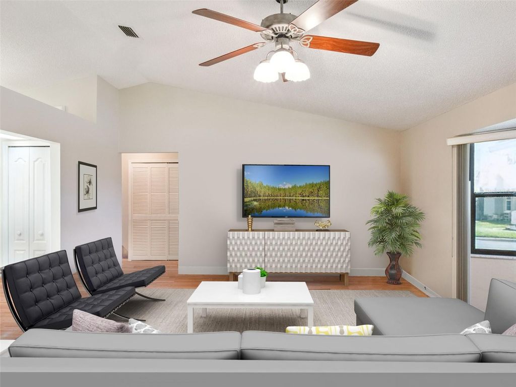 Photo of 21506 Queen Anne Court, Leesburg, FL 34748 (MLS # G5105642)