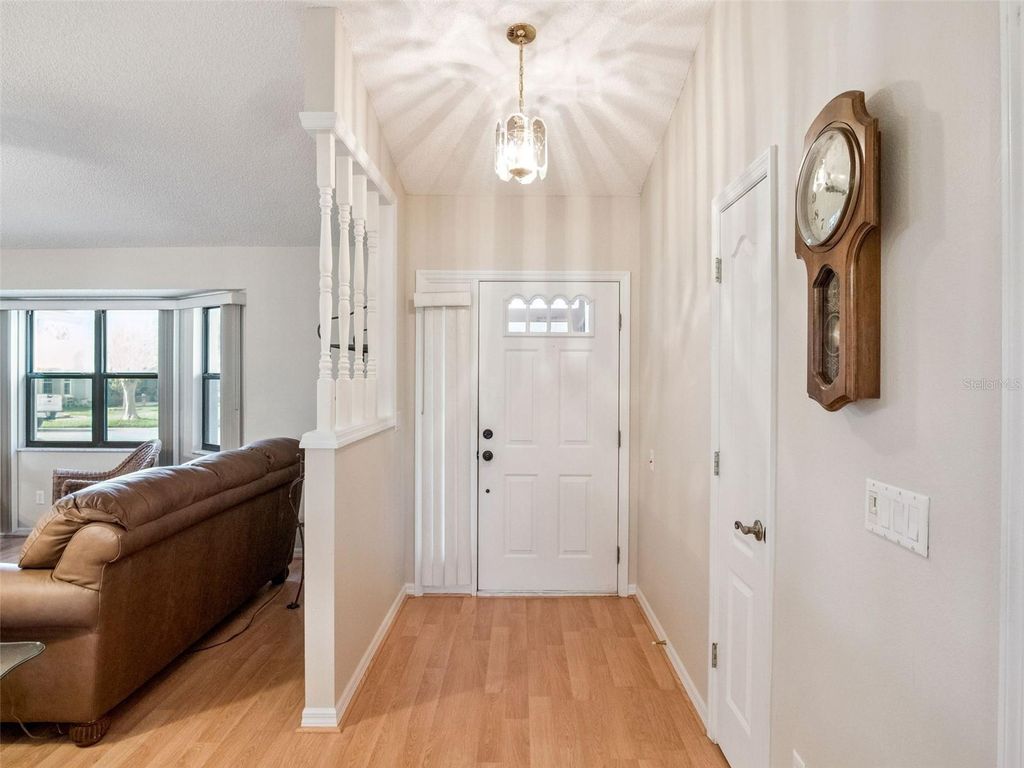 Photo of 21506 Queen Anne Court, Leesburg, FL 34748 (MLS # G5105642)