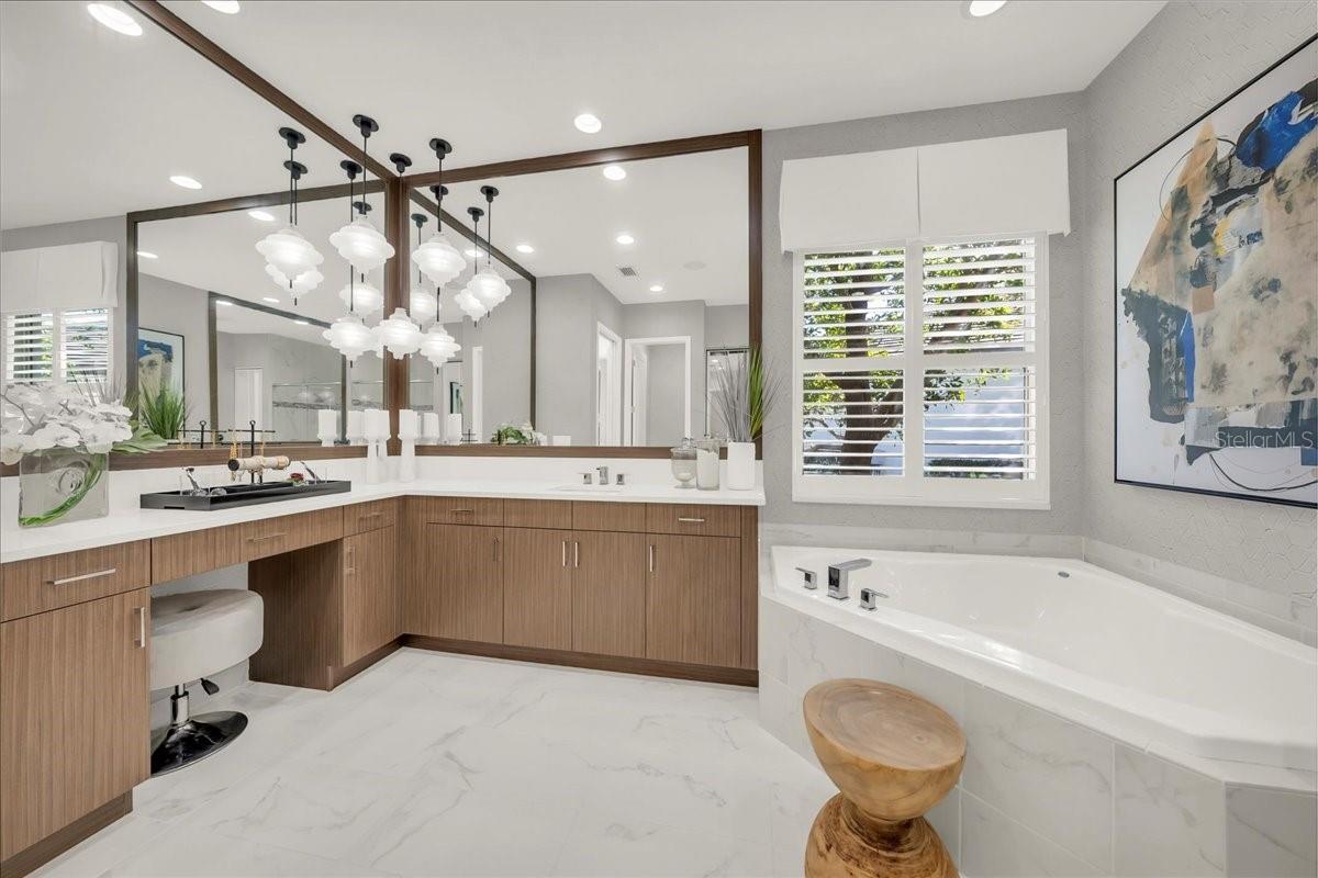 VALENCIA TRAILS - Residential