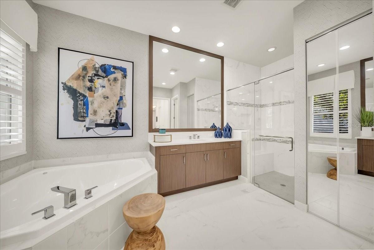 VALENCIA TRAILS - Residential