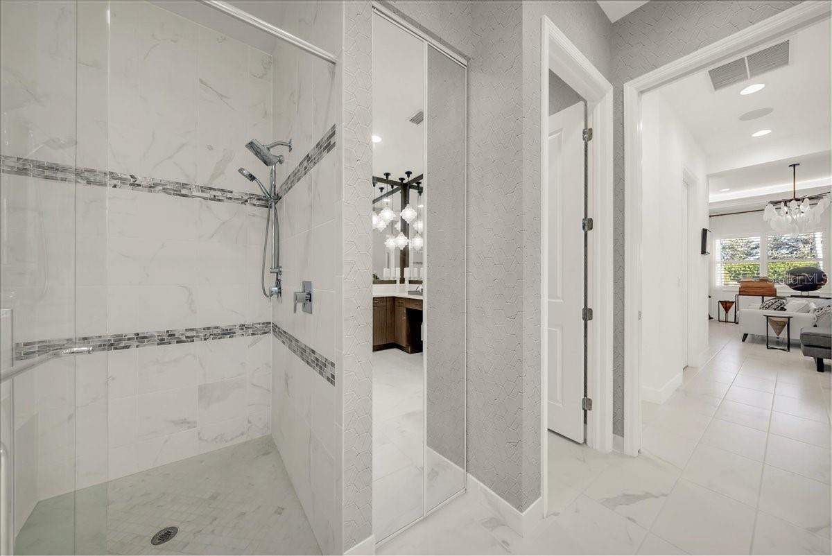 VALENCIA TRAILS - Residential