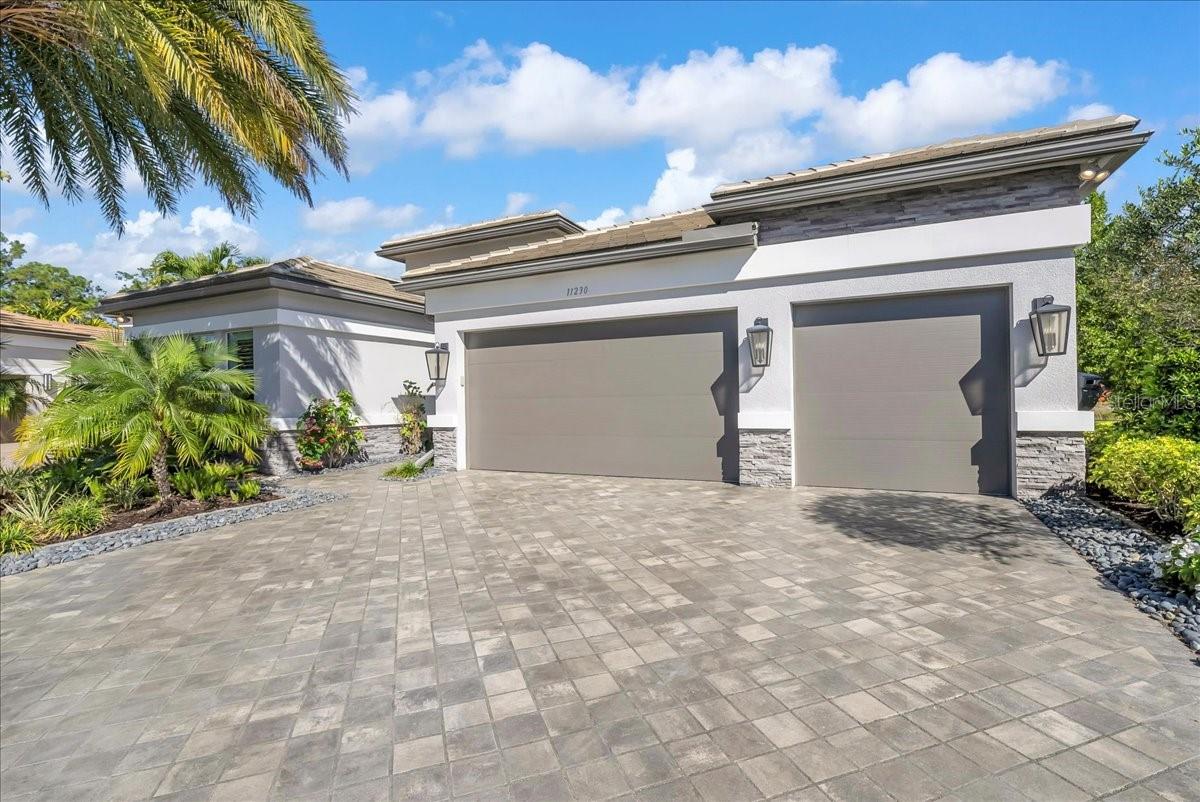 VALENCIA TRAILS - Residential