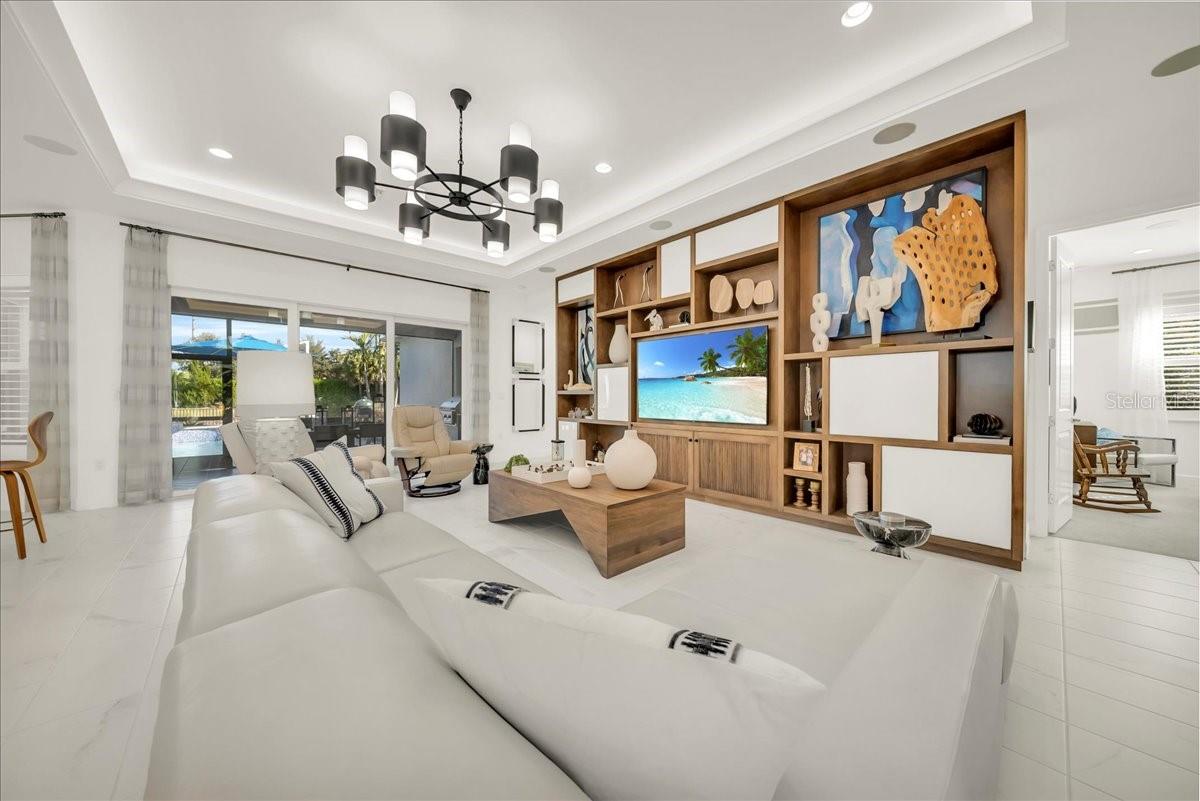 VALENCIA TRAILS - Residential