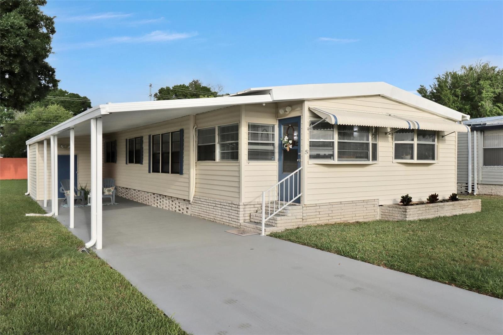 View LAKELAND, FL 33801 mobile home