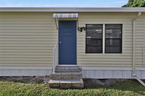 A home in LAKELAND