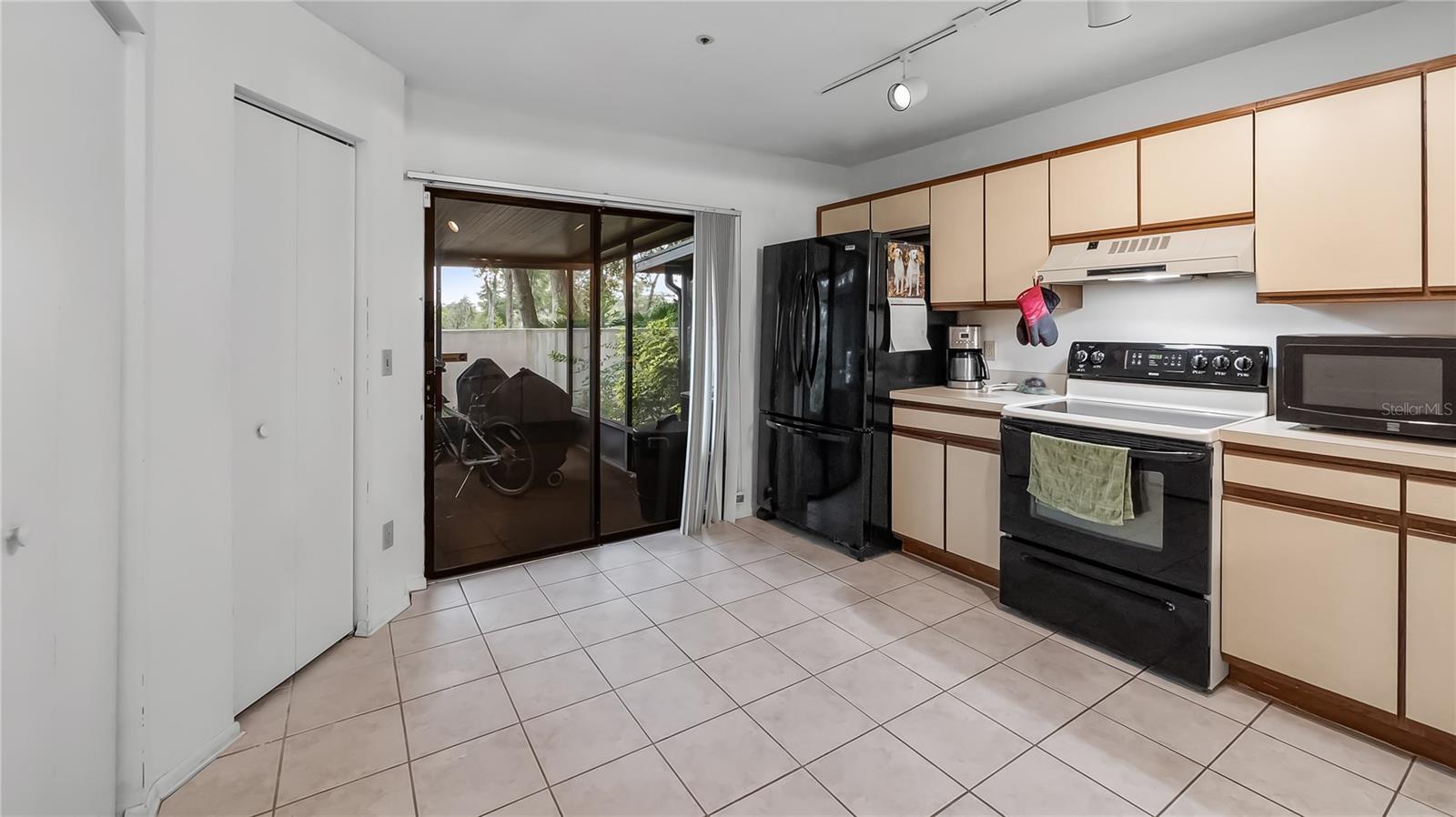 NORTHBRIDGE AT COUNTRY CREEK - Residential