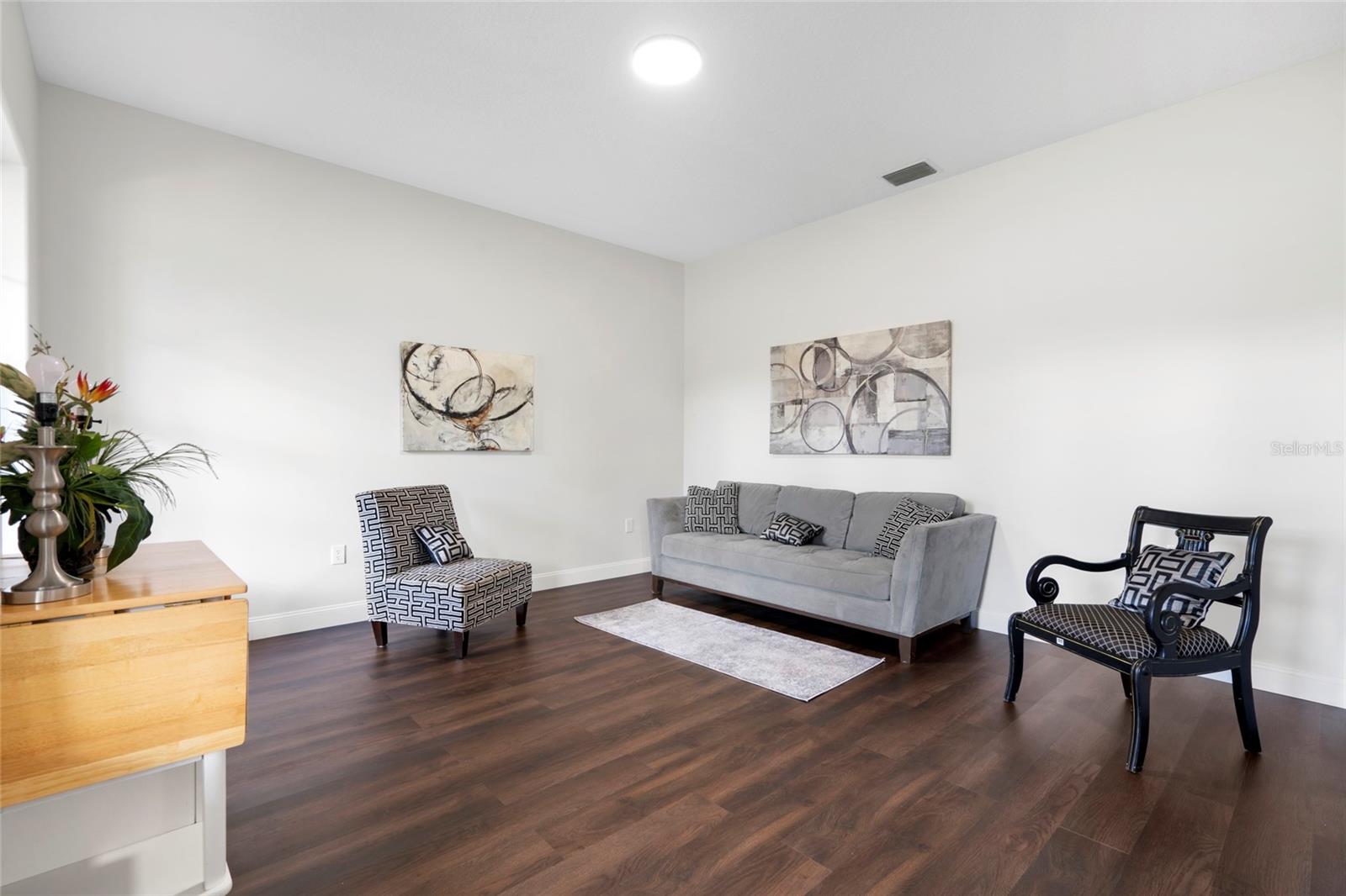 LAKE YALE COVE PH 01 - Residential Lease