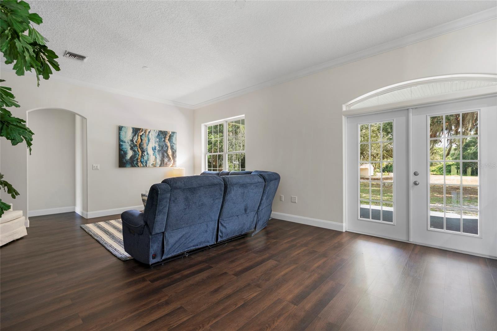 LAKE YALE COVE PH 01 - Residential Lease