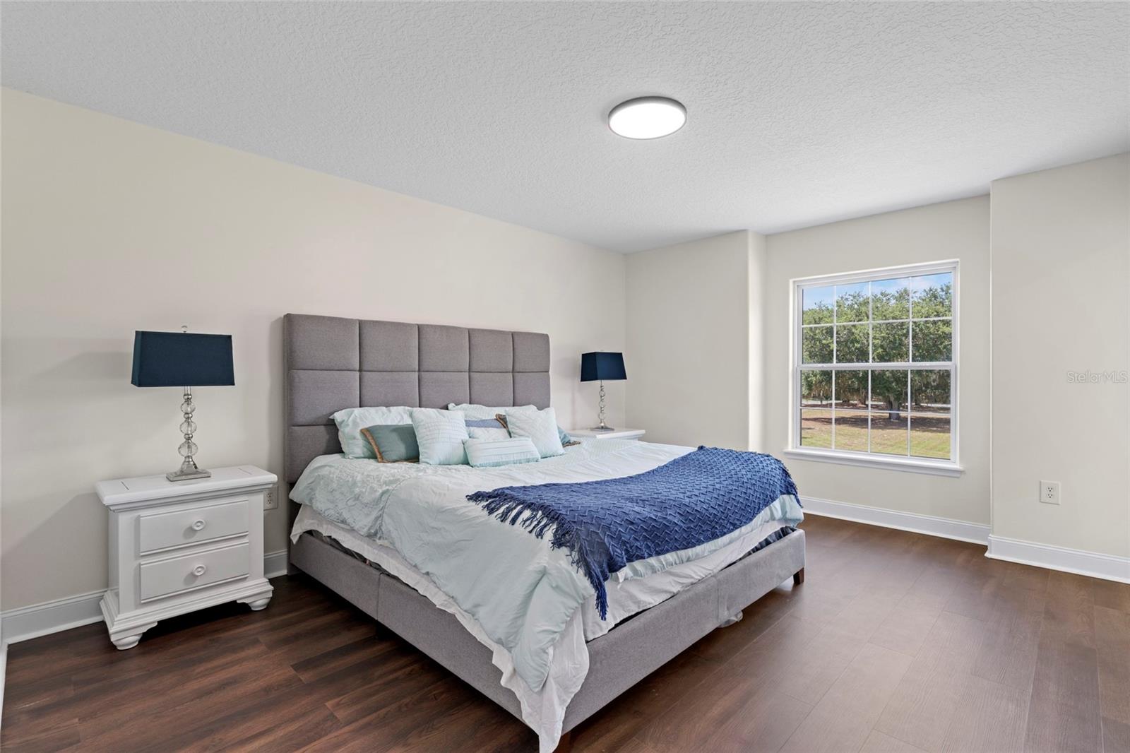 LAKE YALE COVE PH 01 - Residential Lease