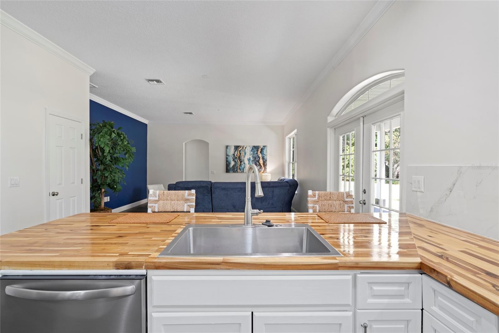 LAKE YALE COVE PH 01 - Residential Lease