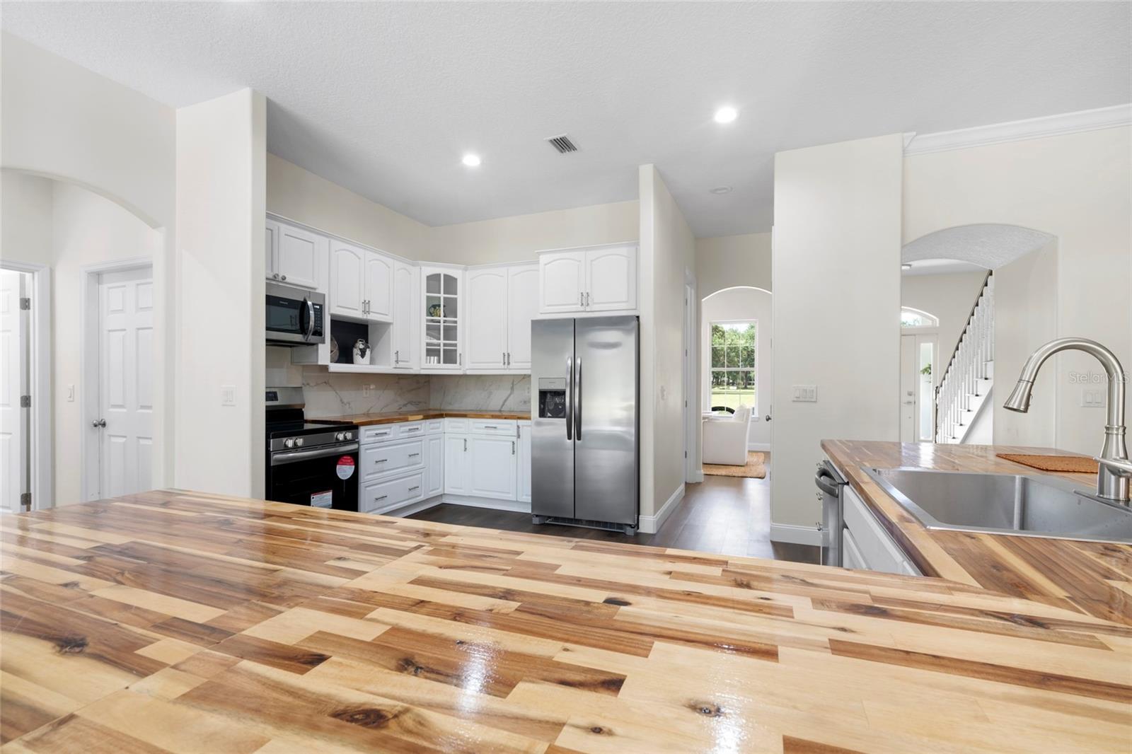 LAKE YALE COVE PH 01 - Residential Lease