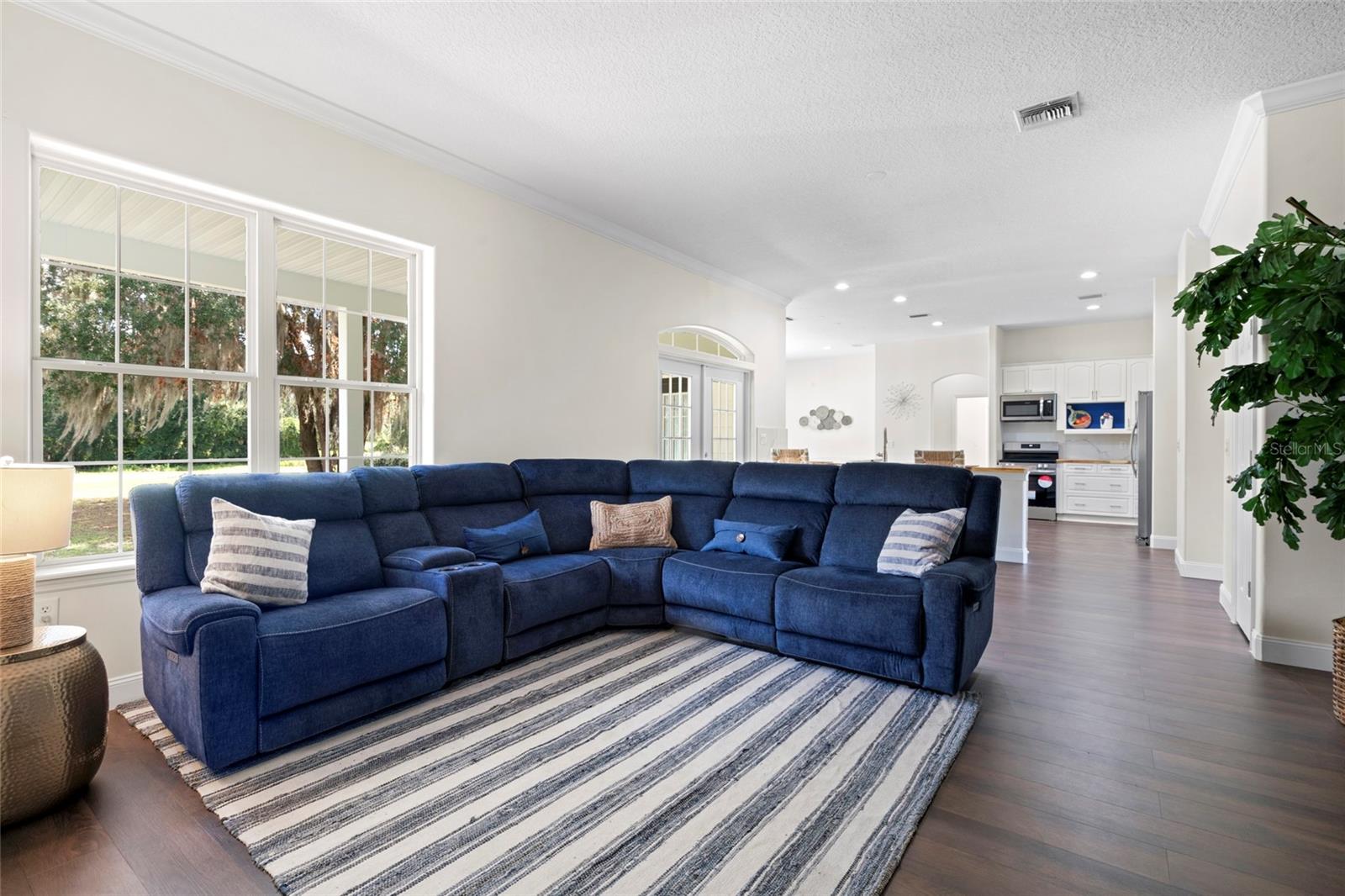 LAKE YALE COVE PH 01 - Residential Lease