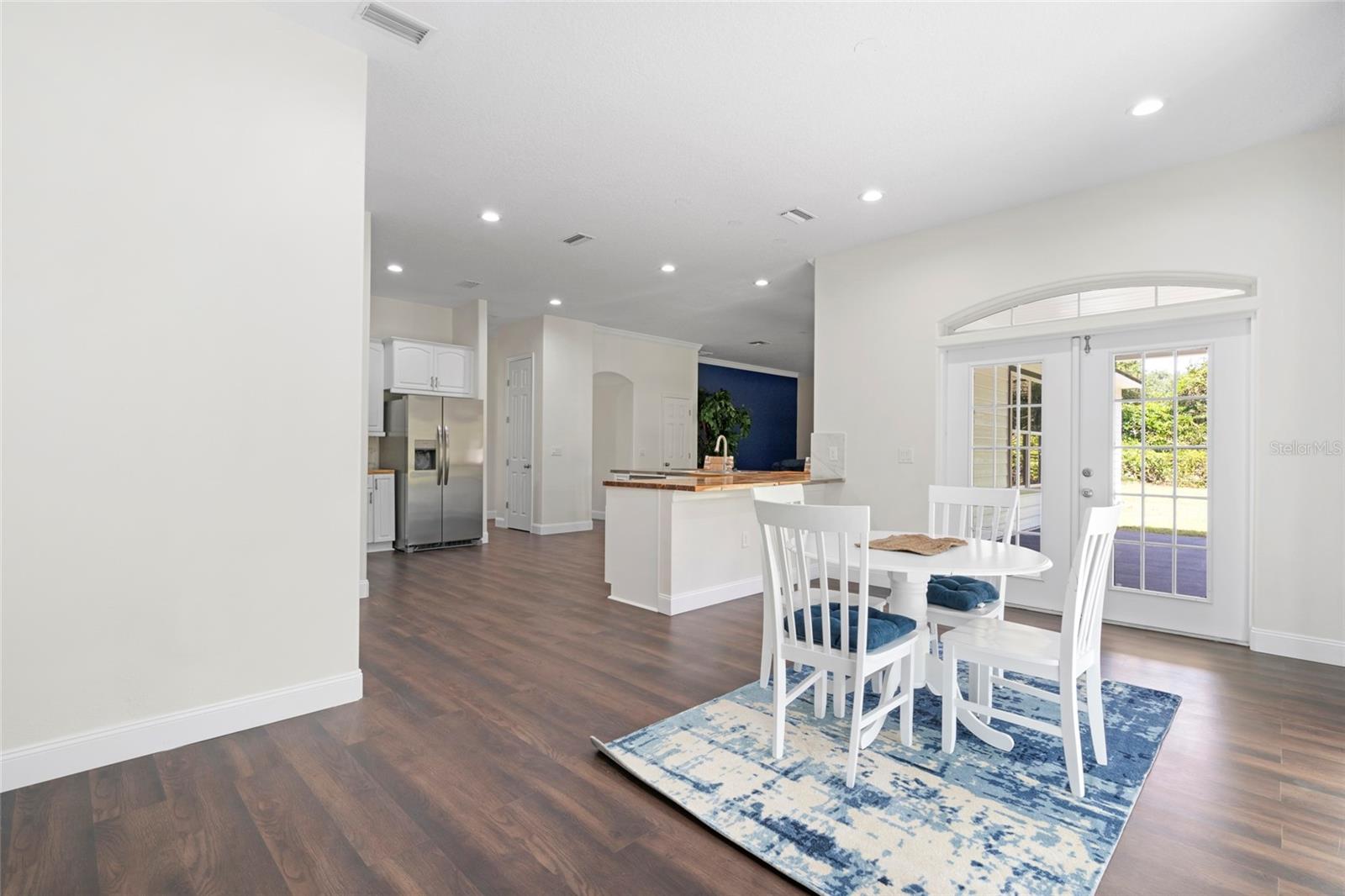 LAKE YALE COVE PH 01 - Residential Lease