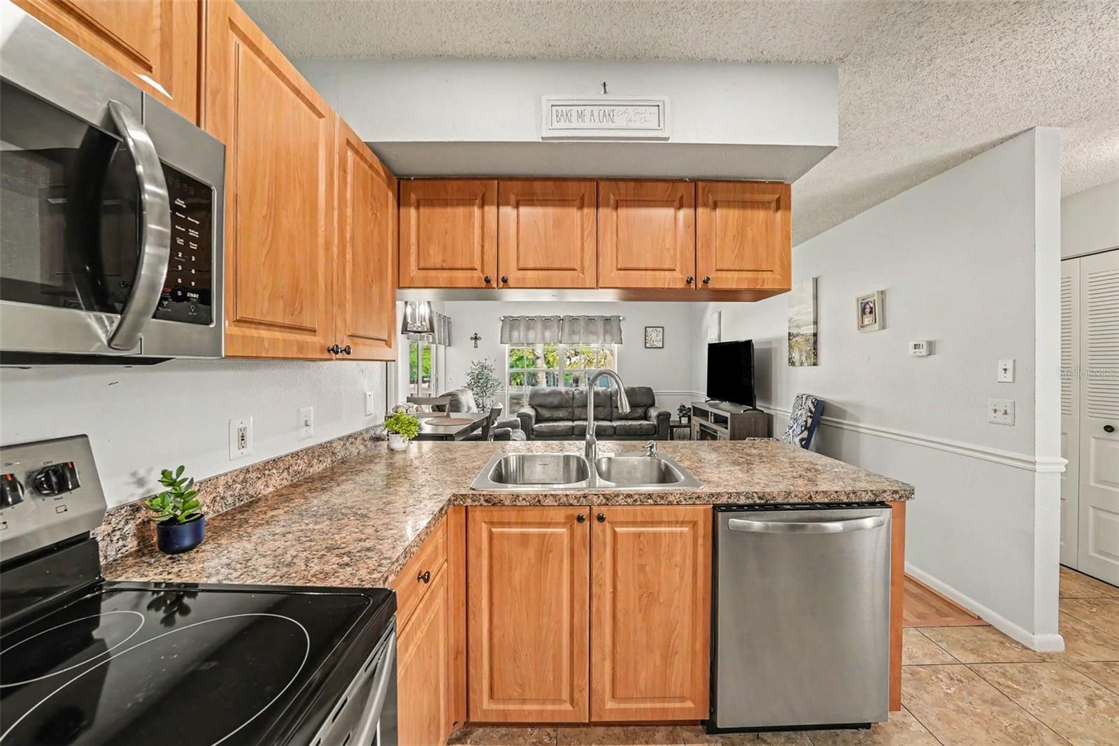 HILLSIDE CONDO - Residential