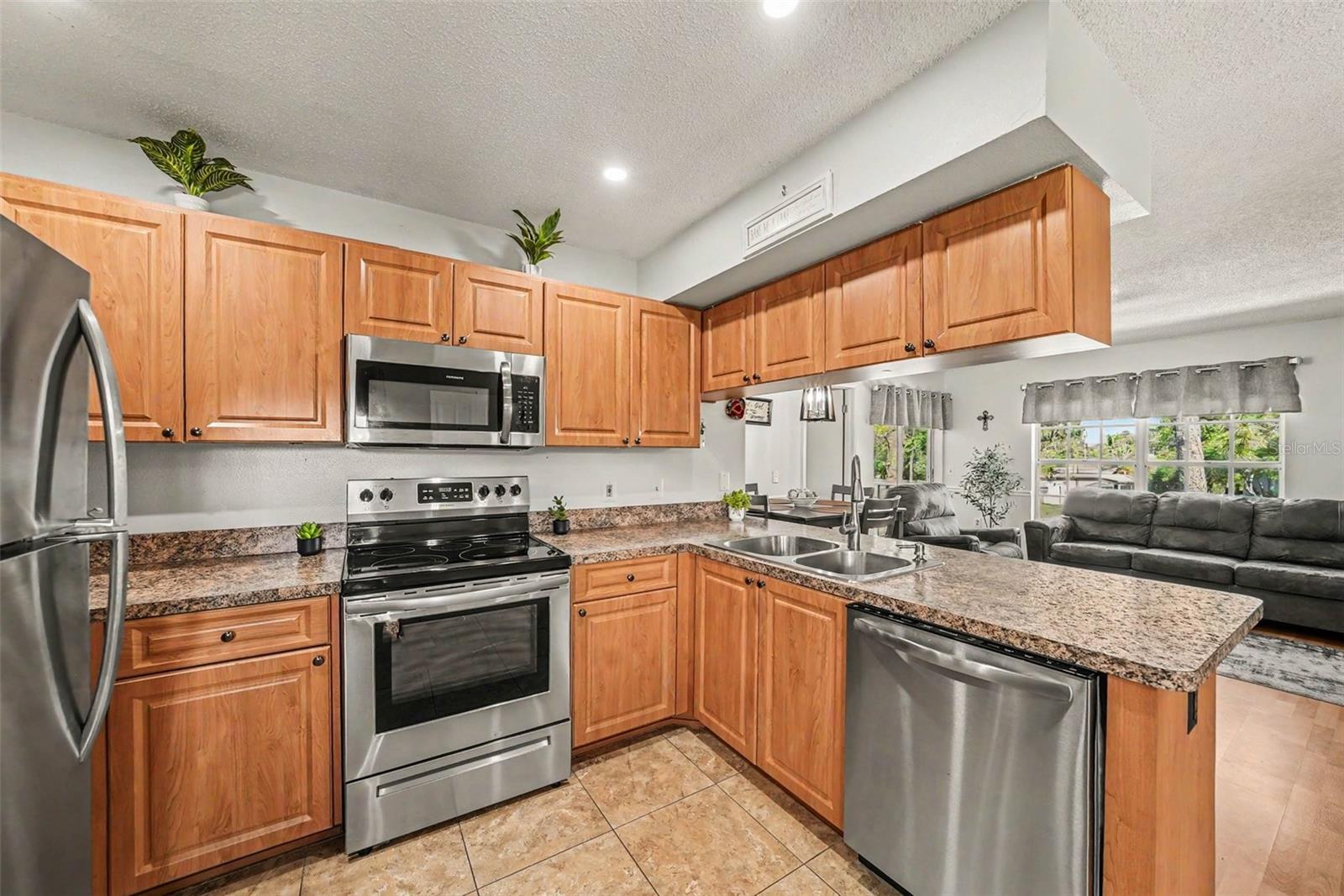 HILLSIDE CONDO - Residential