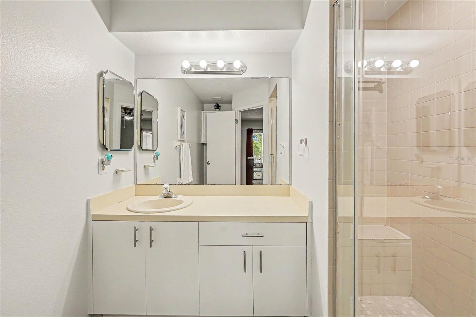 HILLSIDE CONDO - Residential