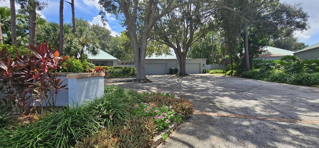 Photo of 10495 Longwood Drive, Largo, FL 33777 (MLS # TB8553149)