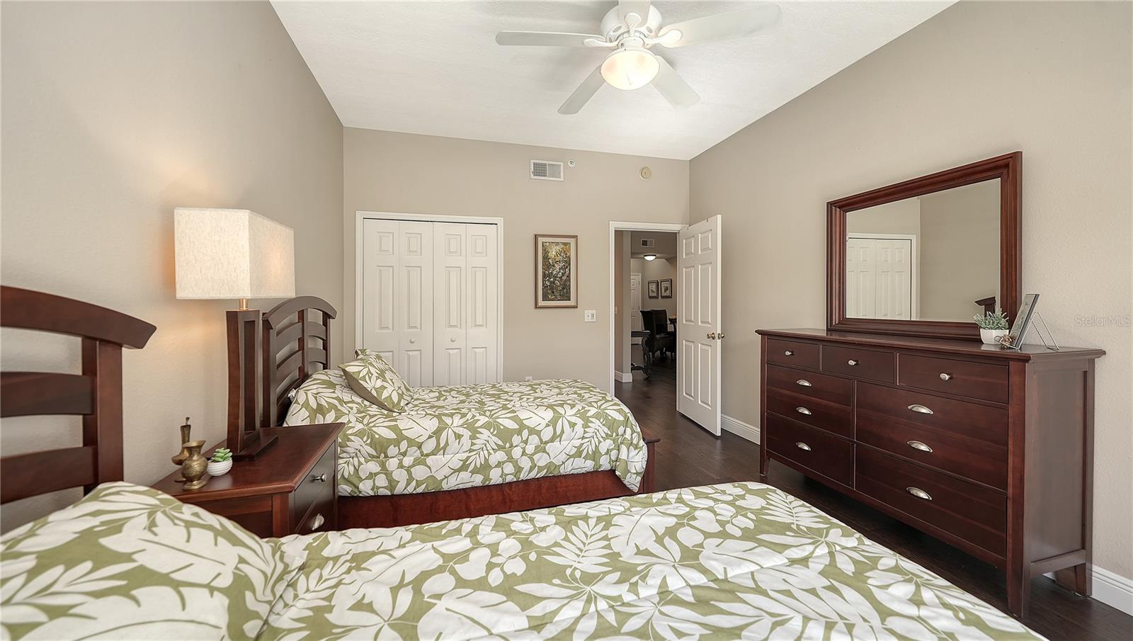 PLAZA DE FLORES - Residential