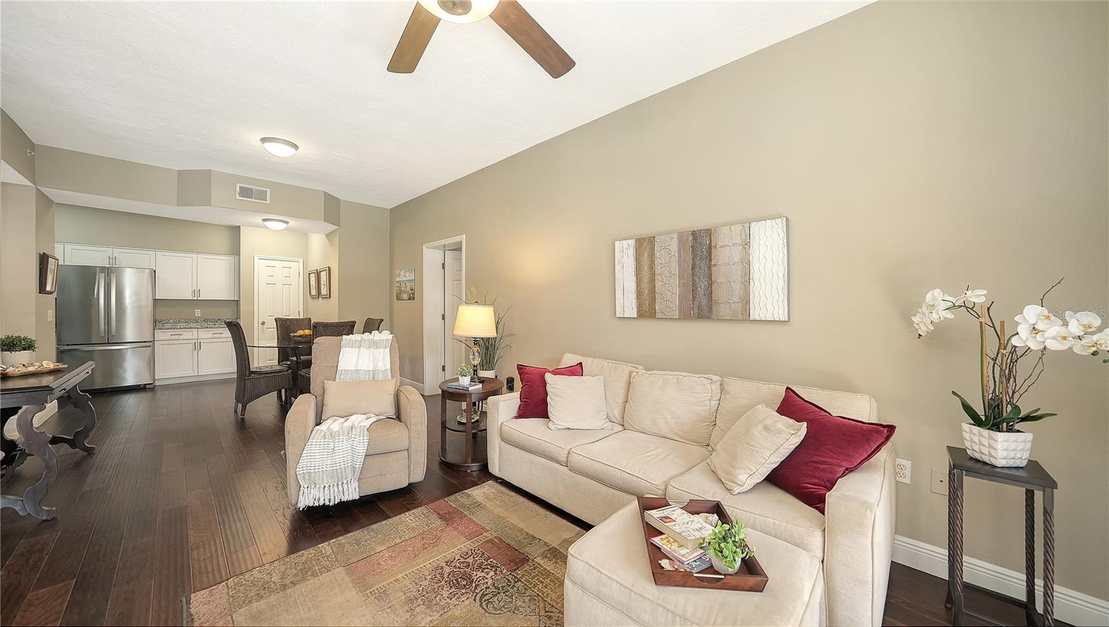 PLAZA DE FLORES - Residential