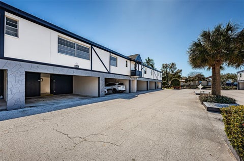Featured picture for the property U8230136