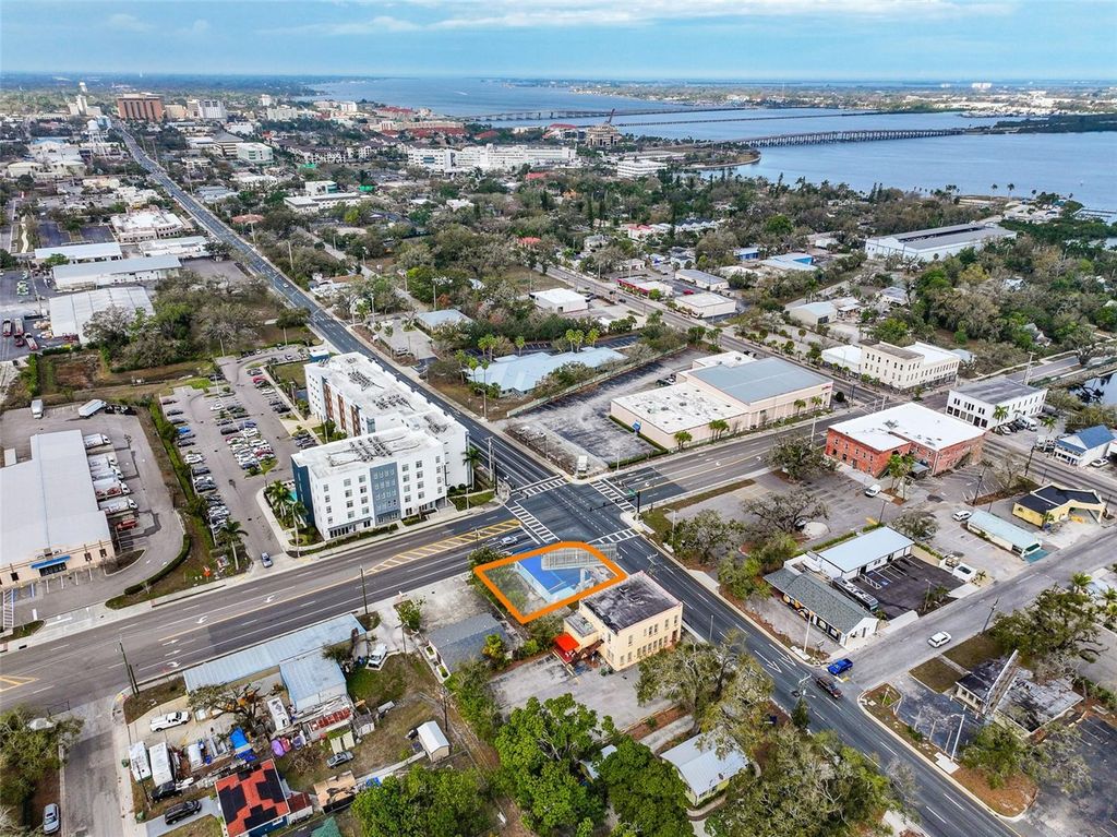 Photo of 904 7th Avenue E, Bradenton, FL 34208 (MLS # A4684562)