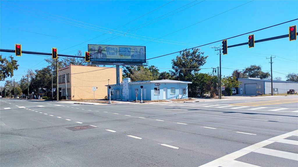 Photo of 904 7th Avenue E, Bradenton, FL 34208 (MLS # A4684562)